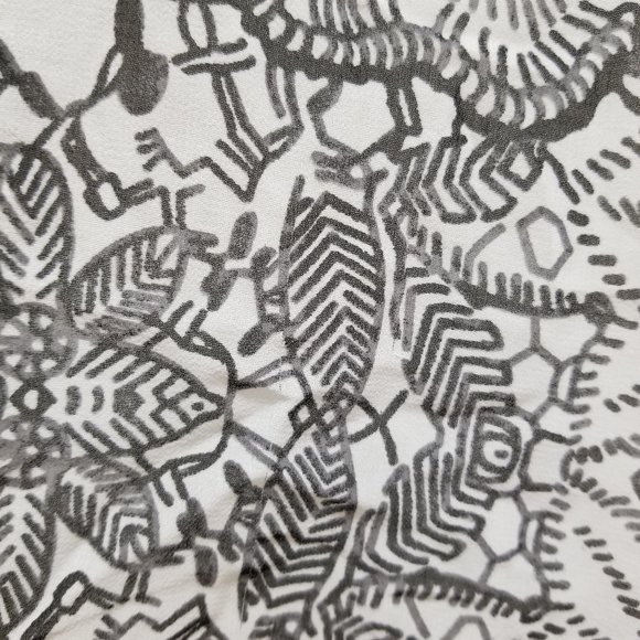 Ambiance top Small semi sheer floral geometric print split back bell sleeve - Picture 10 of 13